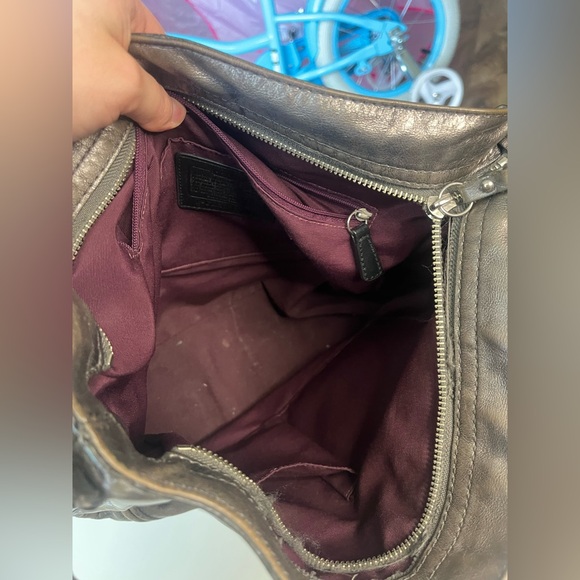 Coach - Metallic Silver Zoe Hobo bag 2010 - Picture 5 of 8